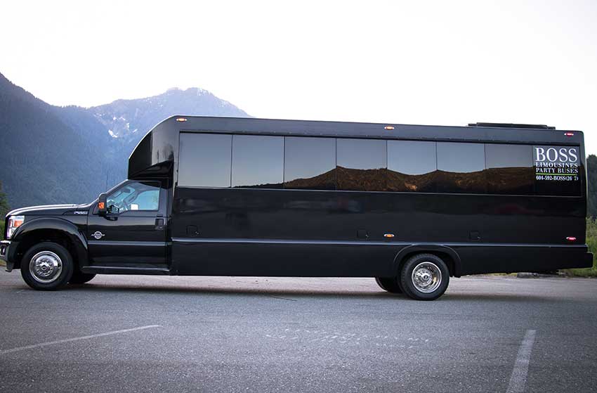 FORD F550 EXECUTIVE ECB33 LIMO BUS