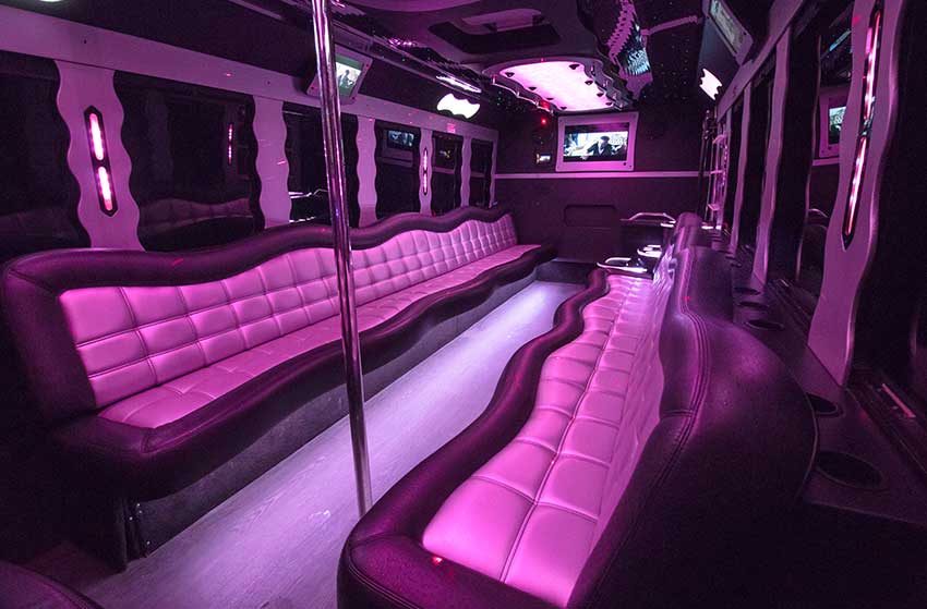 FORD F550 TIFFANY STORM LIMO BUS