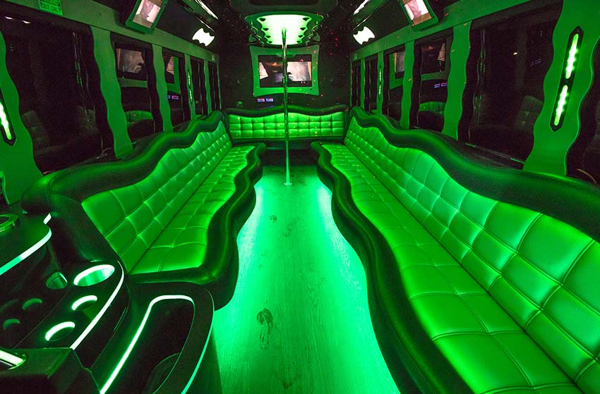 FORD F550 TIFFANY STORM LIMO BUS