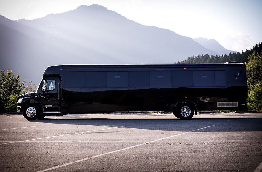FREIGHTLINER M2 LUXURY LIMO BUS