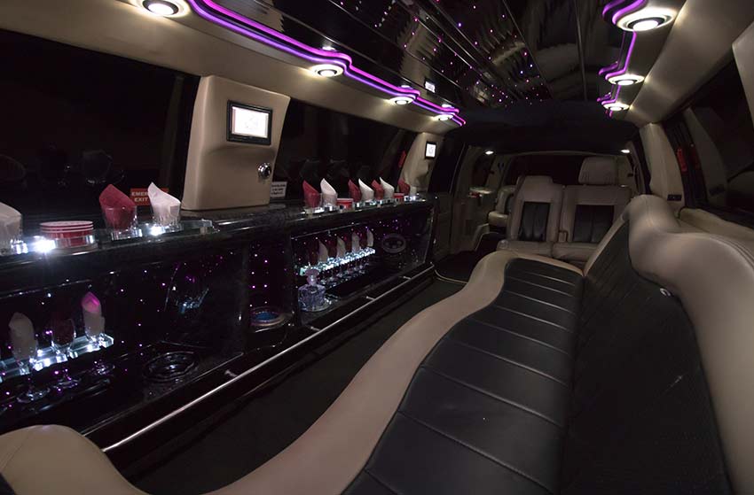 LINCOLN NAVIGATOR L TUXEDO TIFFANY SUV STRETCH
