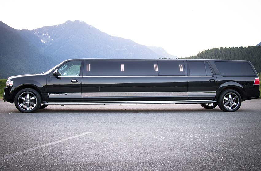 LINCOLN NAVIGATOR L BLACK NAVIGATOR ECB SUV STRETCH