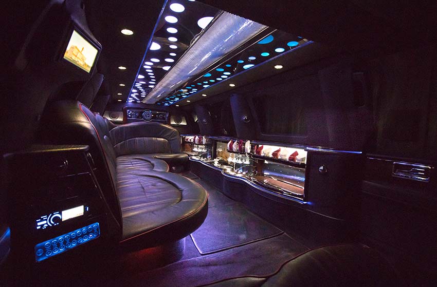 LINCOLN NAVIGATOR L BLACK NAVIGATOR ECB SUV STRETCH