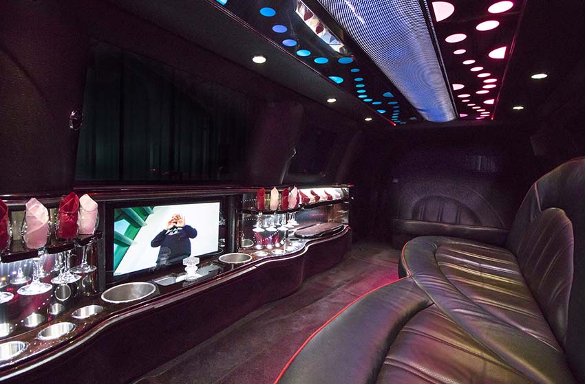 LINCOLN NAVIGATOR L BLACK NAVIGATOR ECB SUV STRETCH