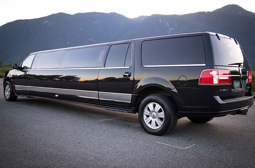 LINCOLN NAVIGATOR L BLACK NAVIGATOR TIFFANY SUV STRETCH